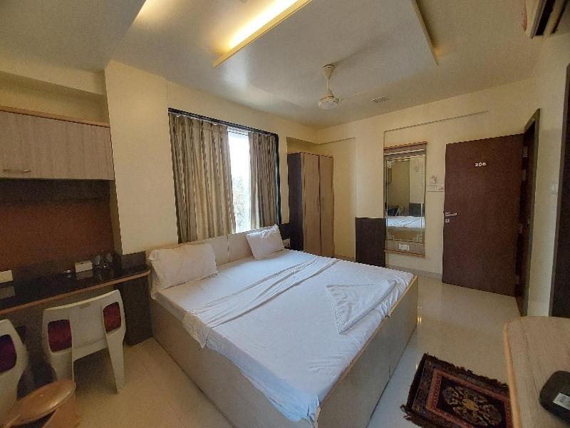 Super Hotel O Happy Homely Stay Near Pune Airport Khadki エクステリア 写真