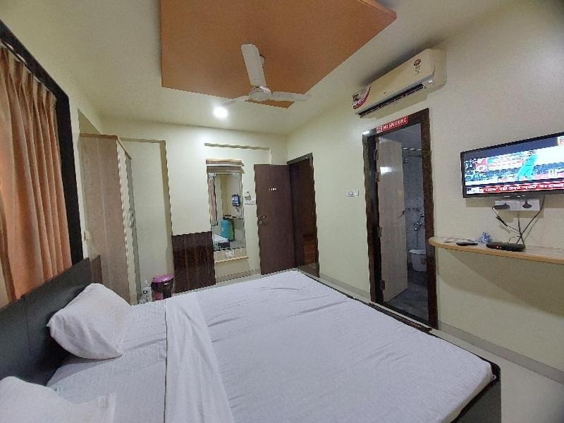 Super Hotel O Happy Homely Stay Near Pune Airport Khadki エクステリア 写真